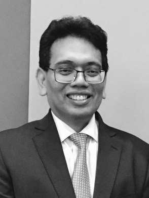 amir profile 01 2018 b&amp;w